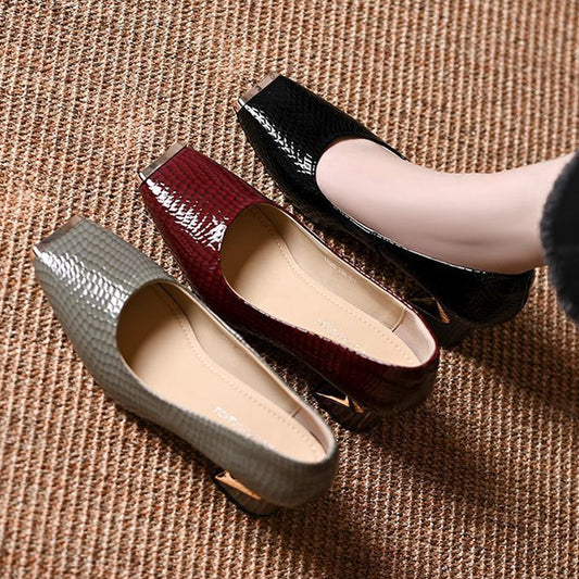 👠 Dampumps i ormskinn med blockklack – fyrkantig tå, metalldetaljer och komfort hela dagen ✨
